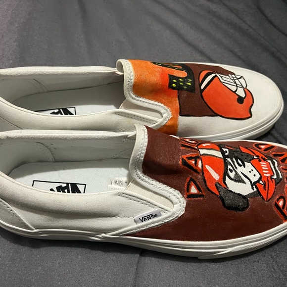 Vans Slip-On Custom Hand Painted CLEAVLAND BROWN SIZE 11 - Picture 3 of 8